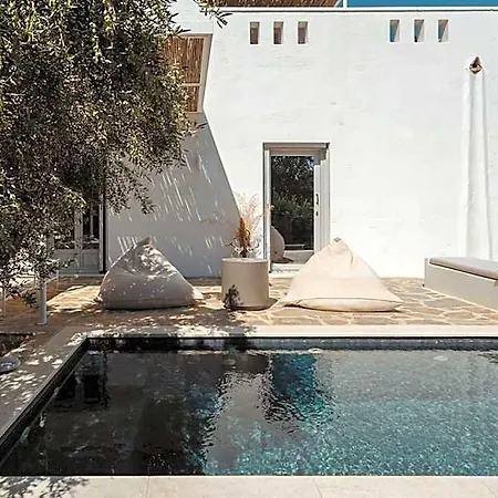 Ostria Naxos City